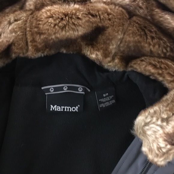 🎉HP🎉 Marmot-Women’s Faux Fur Hooded Vest - Picture 4 of 5